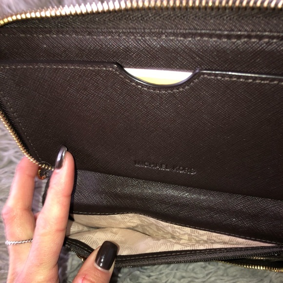 Michael kors jet setter phone wristlet wallet - Picture 8 of 16